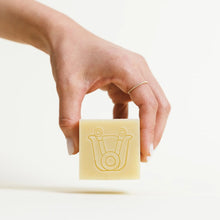 Load image into Gallery viewer, Paca Botánica Soap in- Mellow - Soothing Colloidal Oats + Chamomile Soap